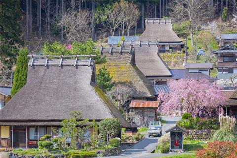 美山かやぶきの里　写真提供：美山DMO